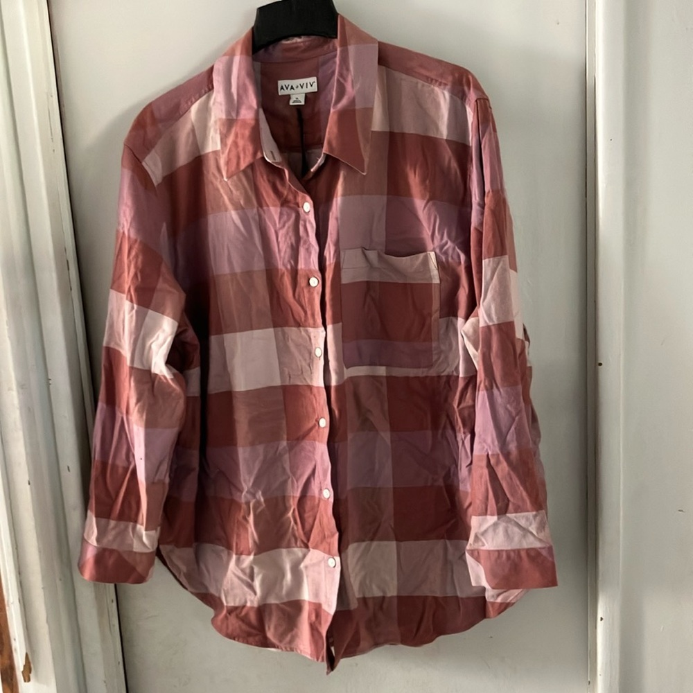 NWT Ava & Viv Pink and White Button Down Shirt